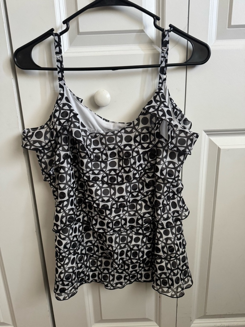 White House Black Market Black & White Geometric Ruffle Camisole